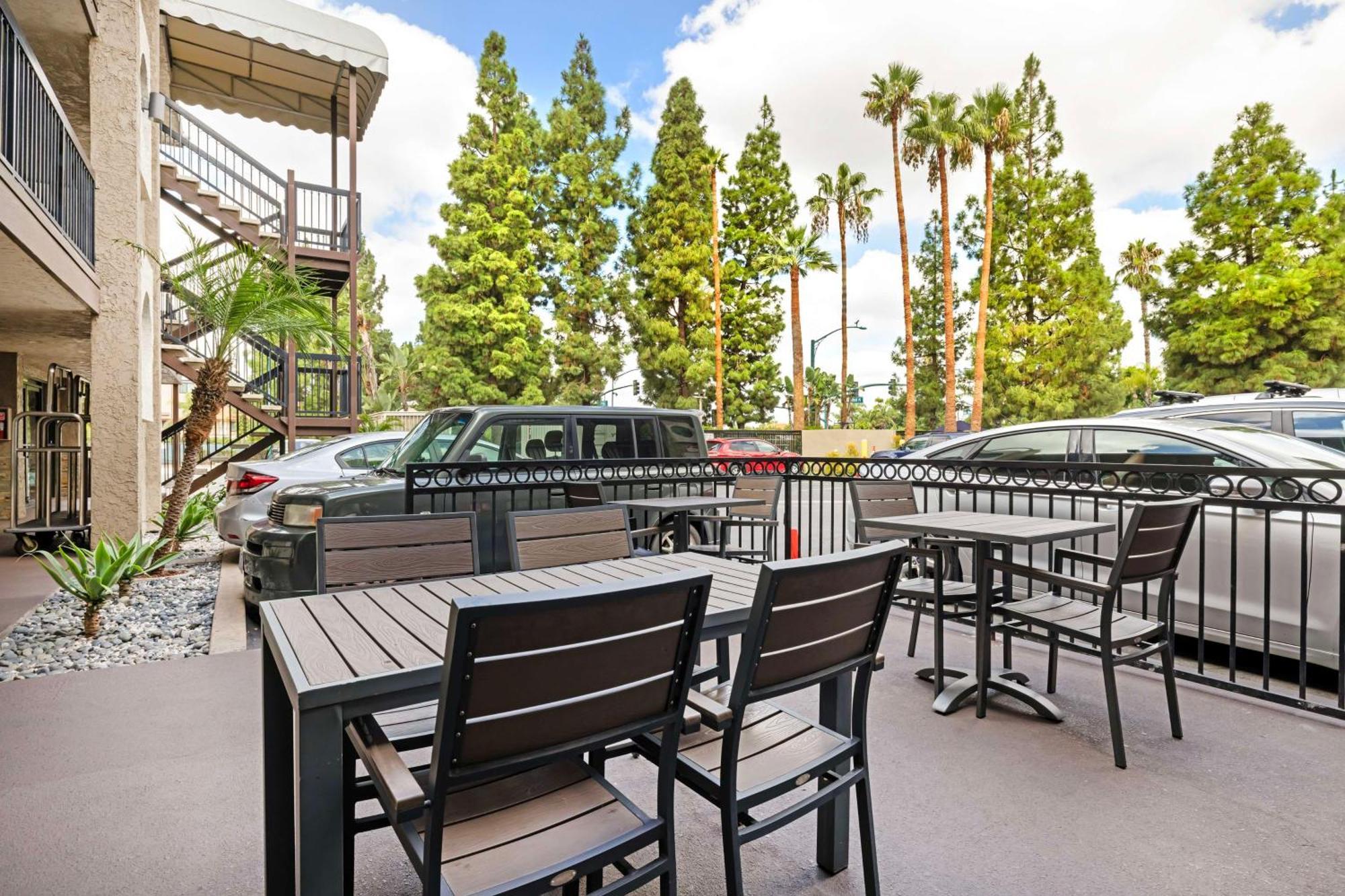 Hotel Best Western Courtesy - At The Park 3*