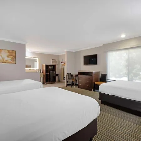 Best Western Courtesy Inn Hotel - Anaheim Resort At The Park Exterior photo