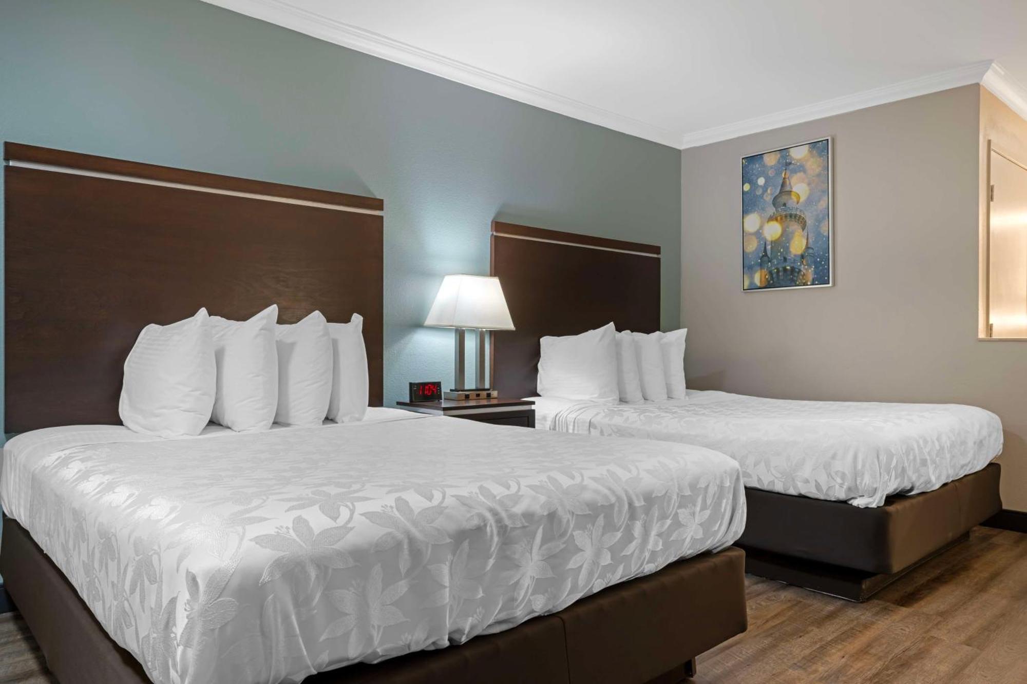 Western Courtesy - At The Park Hotel 3*