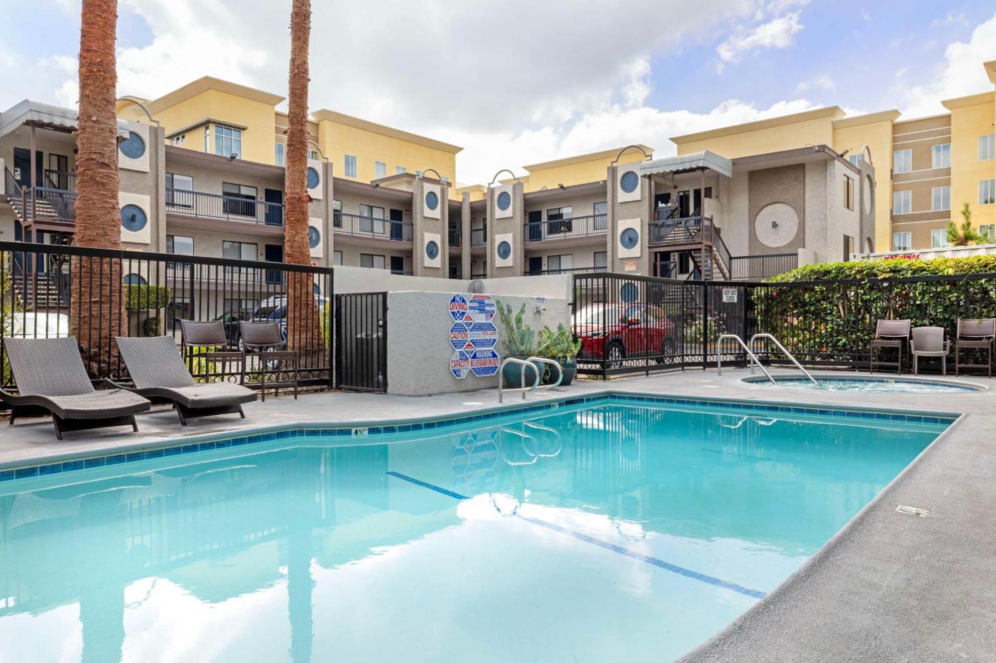 Hotel Western Courtesy - At The Park Anaheim